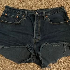 Levi’s 501 cropped shorts